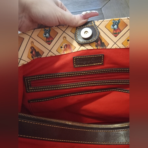 Disney Dooney & Bourke Lady And The Tramp Tote 2018 - Picture 12 of 16